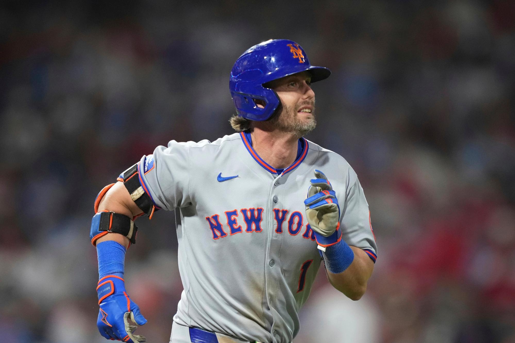 FILE – New York Mets’ Jeff McNeil plays during a baseball game Sept. 8, 2025, in Philadelphia. (AP Photo/Matt Slocum, File)
